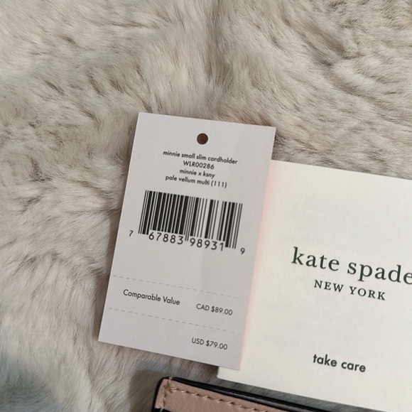 Kate Spade Minnie Mouse Card Holder with heart print - Picture 3 of 3